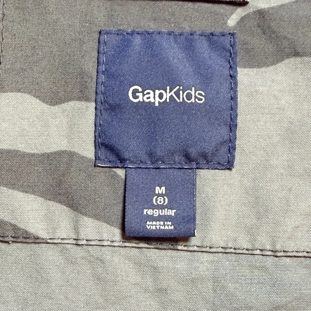 GAP Boys Camo Full-Zip Jacket – Size M (8R)